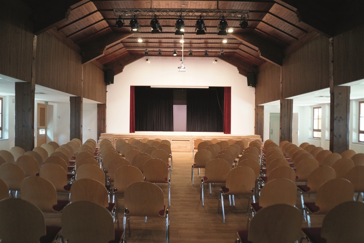 Gemeindesaal Bühne - 